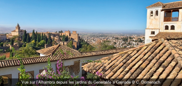 Vue sur l’Alhambra depuis les jardins du Generalife à Grenade C. Domenach