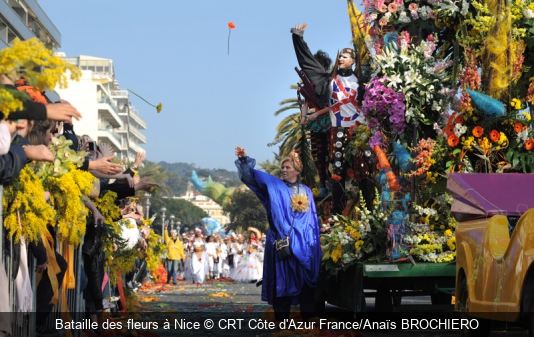 Bataille des fleurs à Nice CRT Côte d'Azur France/Anaïs BROCHIERO