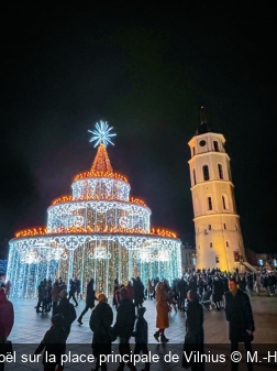 Sapin de Noël sur la place principale de Vilnius M.-H. Rodriguez