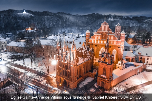 Église Sainte-Anne de Vilnius sous la neige Gabriel Khiterer/GOVILNIUS