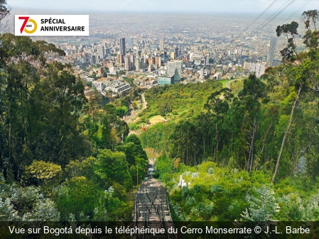 Vue sur Bogotá depuis le téléphérique du Cerro Monserrate J.-L. Barbe