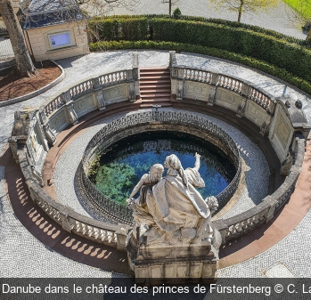 Source du Danube dans le château des princes de Fürstenberg C. Lacomtesse