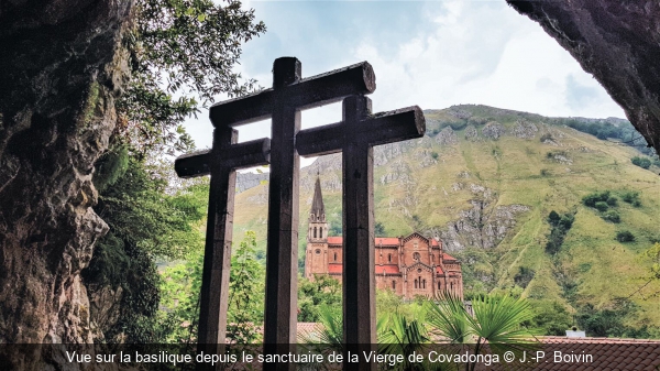 Vue sur la basilique depuis le sanctuaire de la Vierge de Covadonga J.-P. Boivin