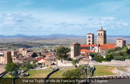 Vue sur Trujillo, la ville de Francisco Pizarro N. Forgeron