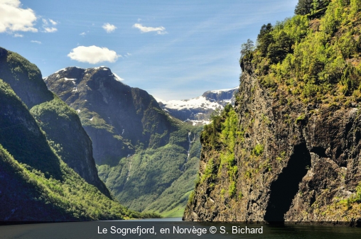 Le Sognefjord, en Norvège S. Bichard