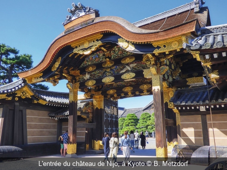 L'entrée du château de Nijo, à Kyoto B. Metzdorf