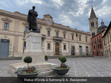 Statue d'Ovide à Sulmona A. Rassendren