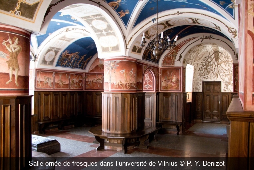 Salle ornée de fresques dans l’université de Vilnius P.-Y. Denizot