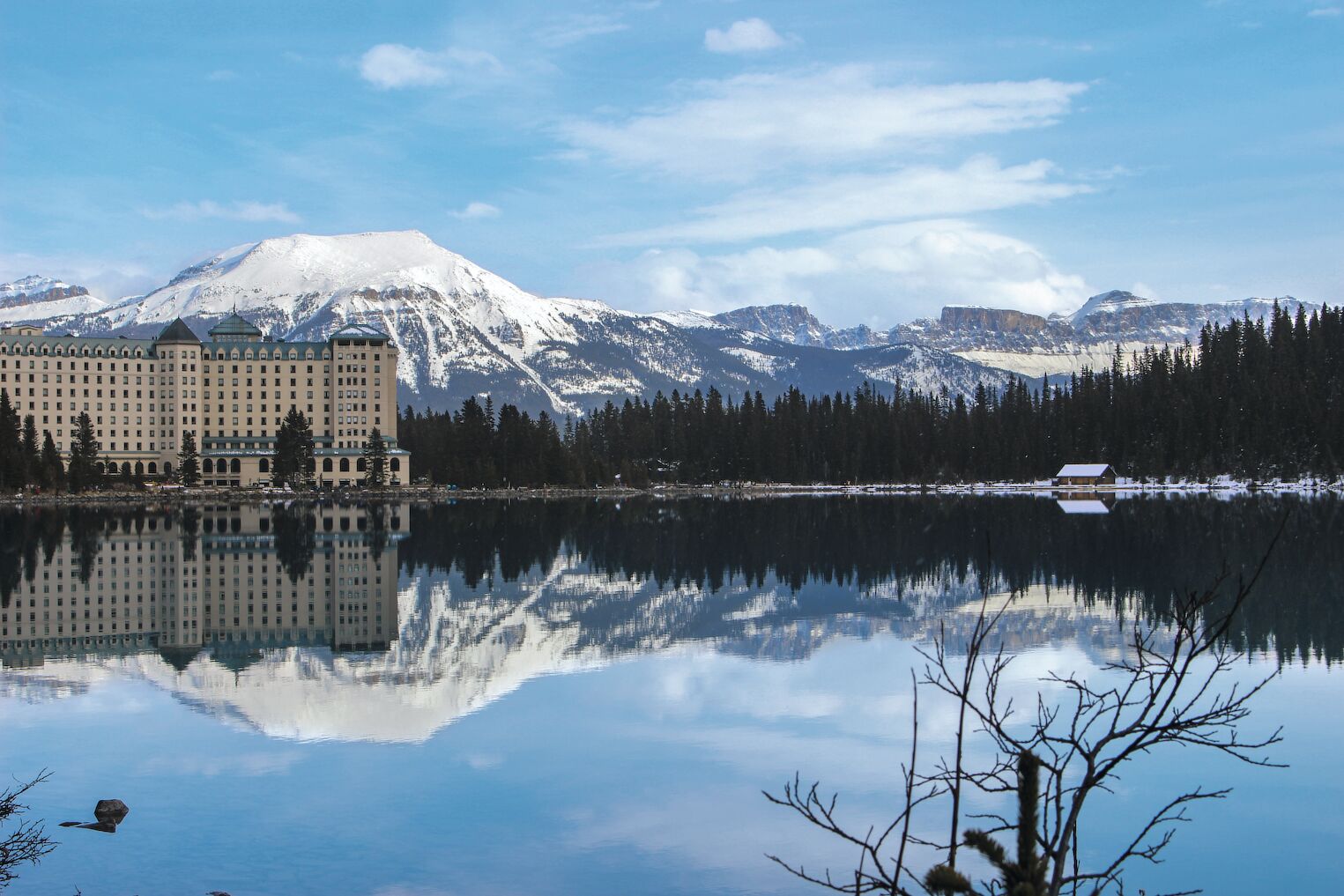 Vue sur le lac Louise, dans le parc national de Banff